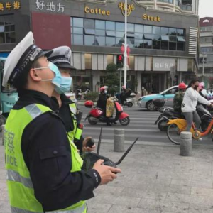 仙游街頭啟用無人機(jī) 高空喊話