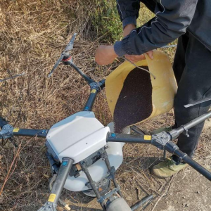 通山 無人機(jī)播種飛入尋常百姓家